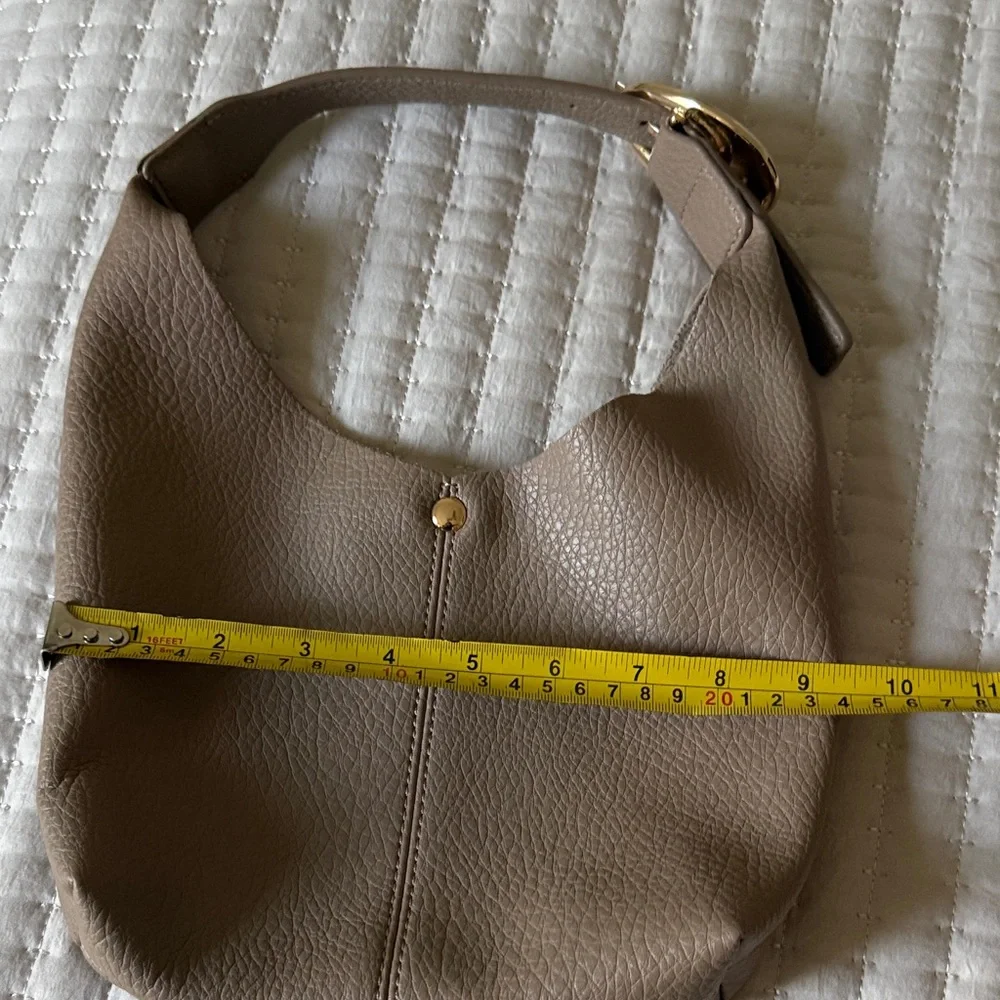 ITALIAN Tan Taupe Beige 100% Leather purse bag gold buckle purchased in Italy 🇮🇹